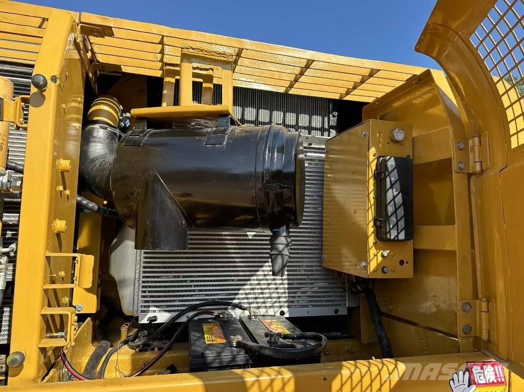 CAT 330C حفارات زحافة
