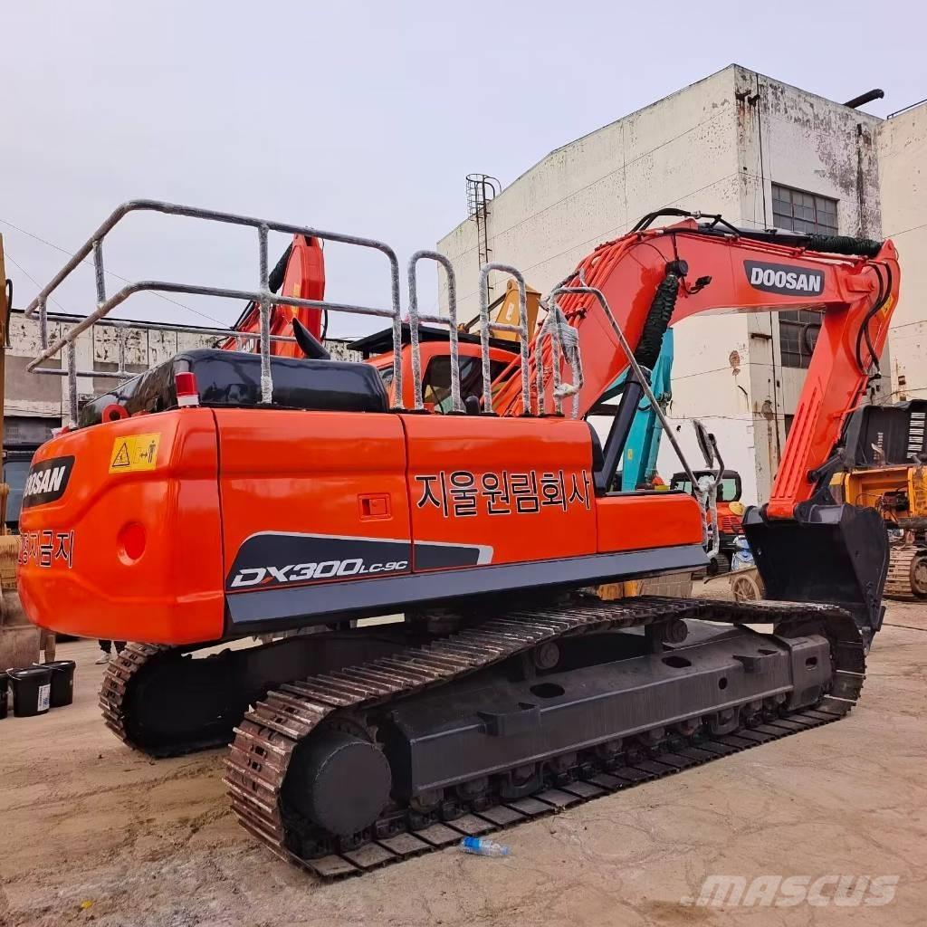 Doosan DX 300 حفارات زحافة