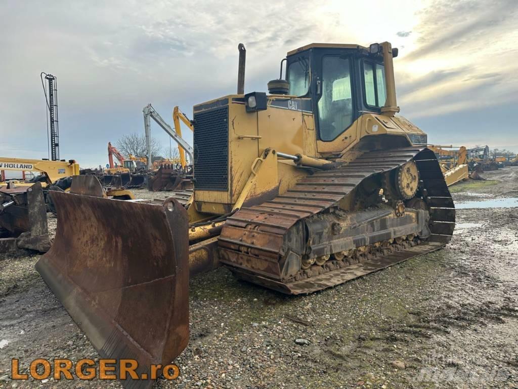 CAT D 6 M LGP بلدوزرات مجنزرة