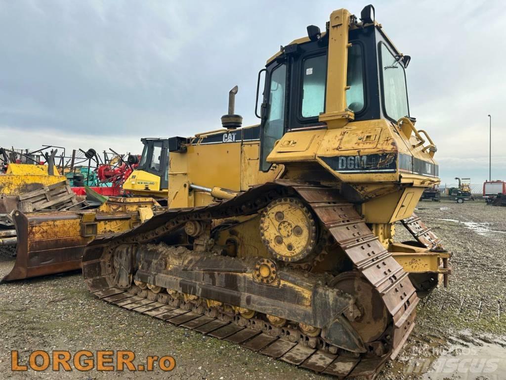 CAT D 6 M LGP بلدوزرات مجنزرة