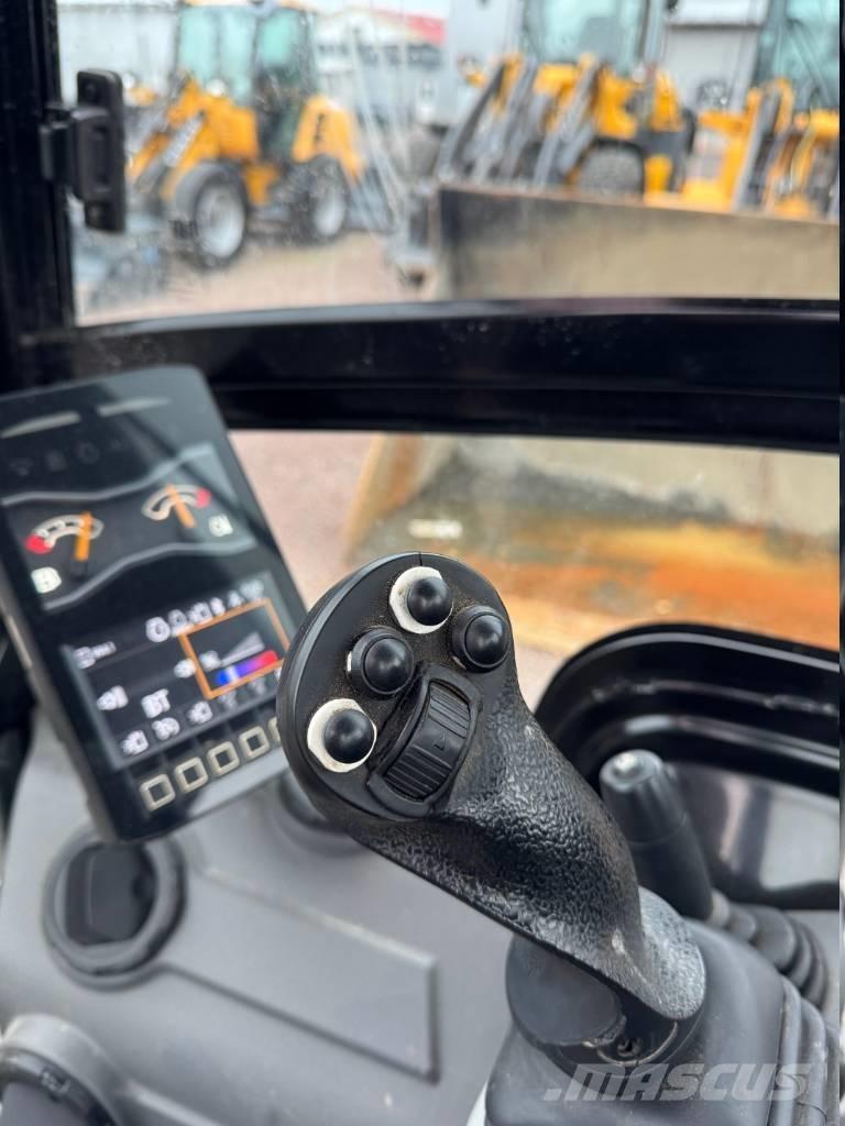 CAT 301.8 حفارات صغيرة أقل من 7 طن (حفارات صغيرة)