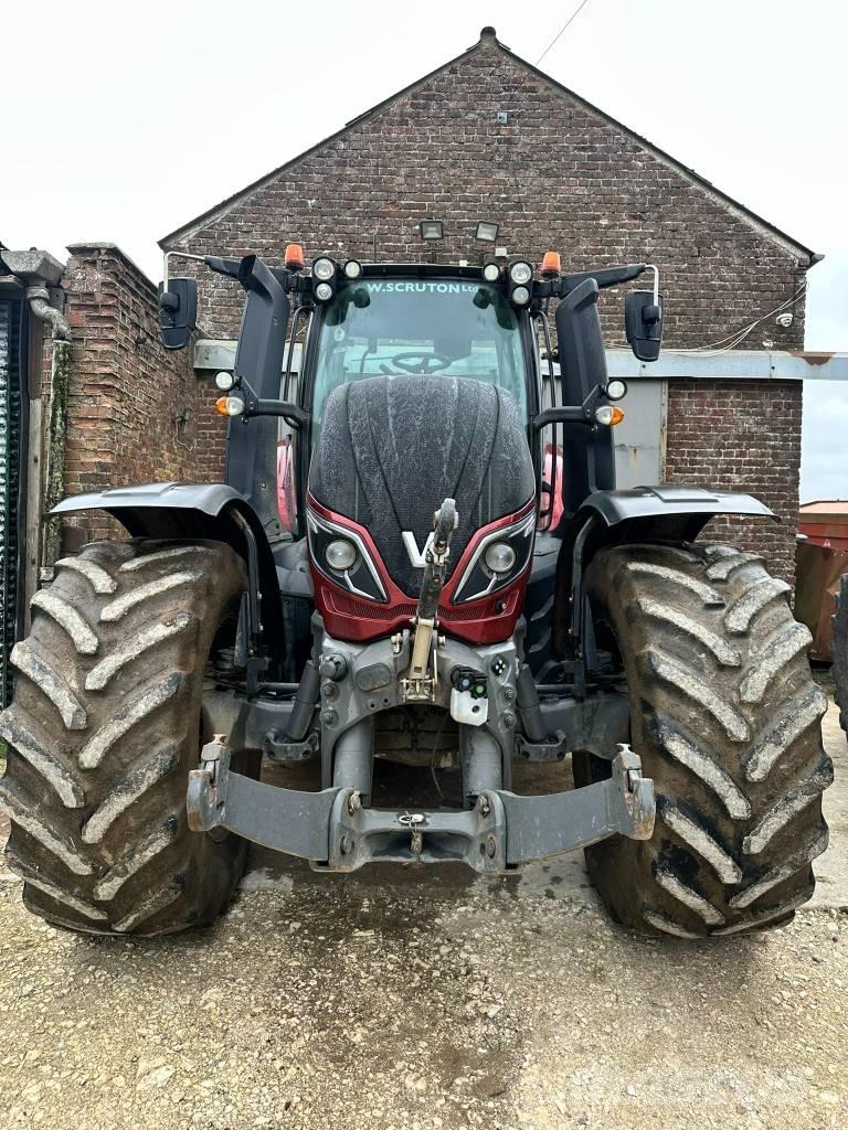 Valtra T 234 V الجرارات