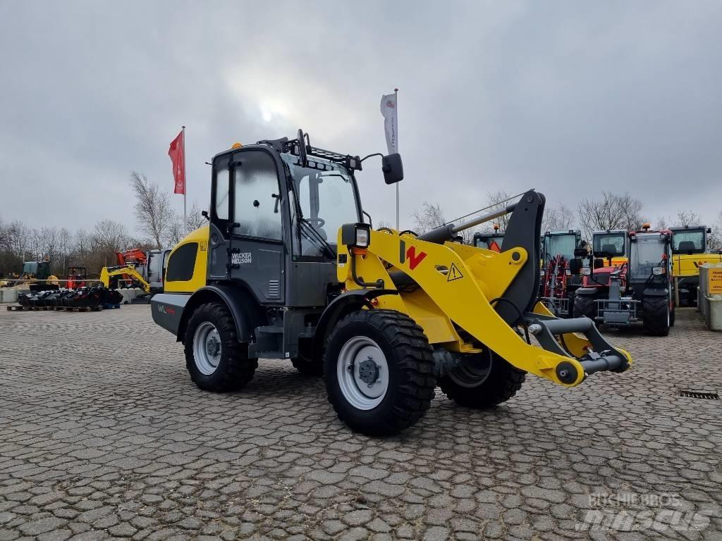 Wacker Neuson WL44 لوادر بعجل