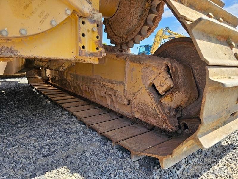 CAT D 6 N LGP بلدوزرات مجنزرة