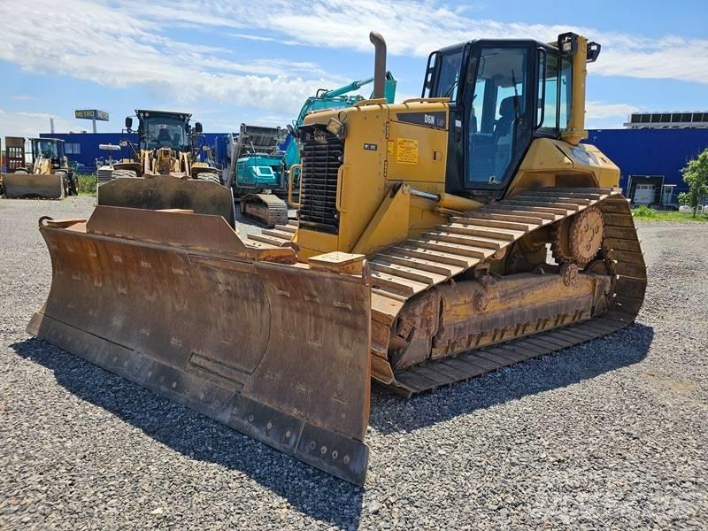 CAT D 6 N LGP بلدوزرات مجنزرة