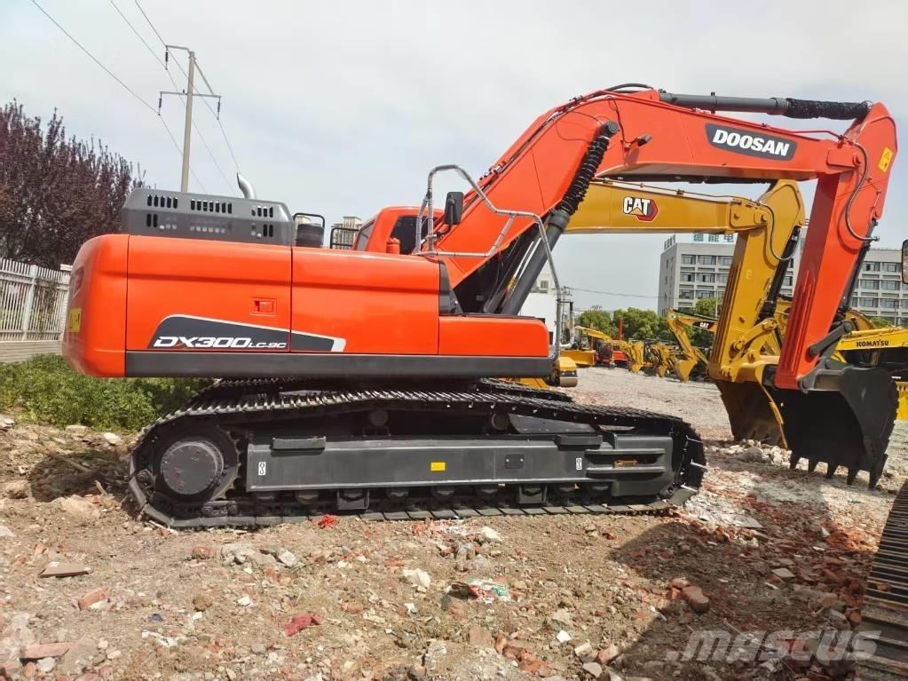Doosan DX 300 LC-9C حفارات زحافة