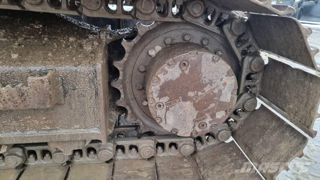 JCB JS 145 LC حفارات زحافة