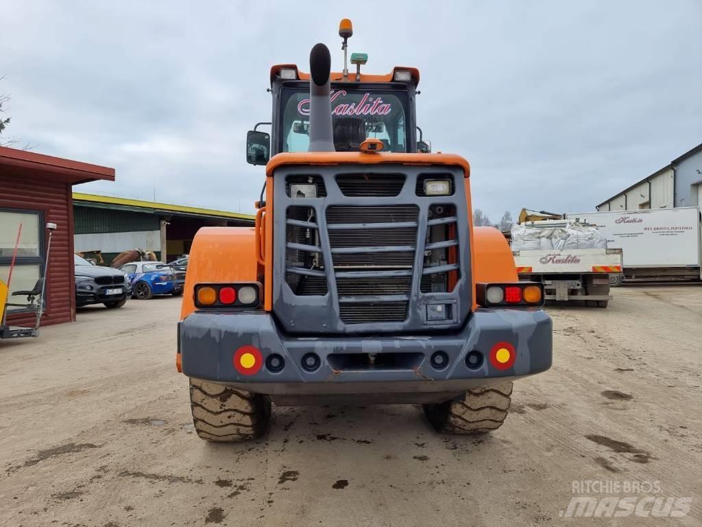 Doosan DL 200-3 لوادر بعجل