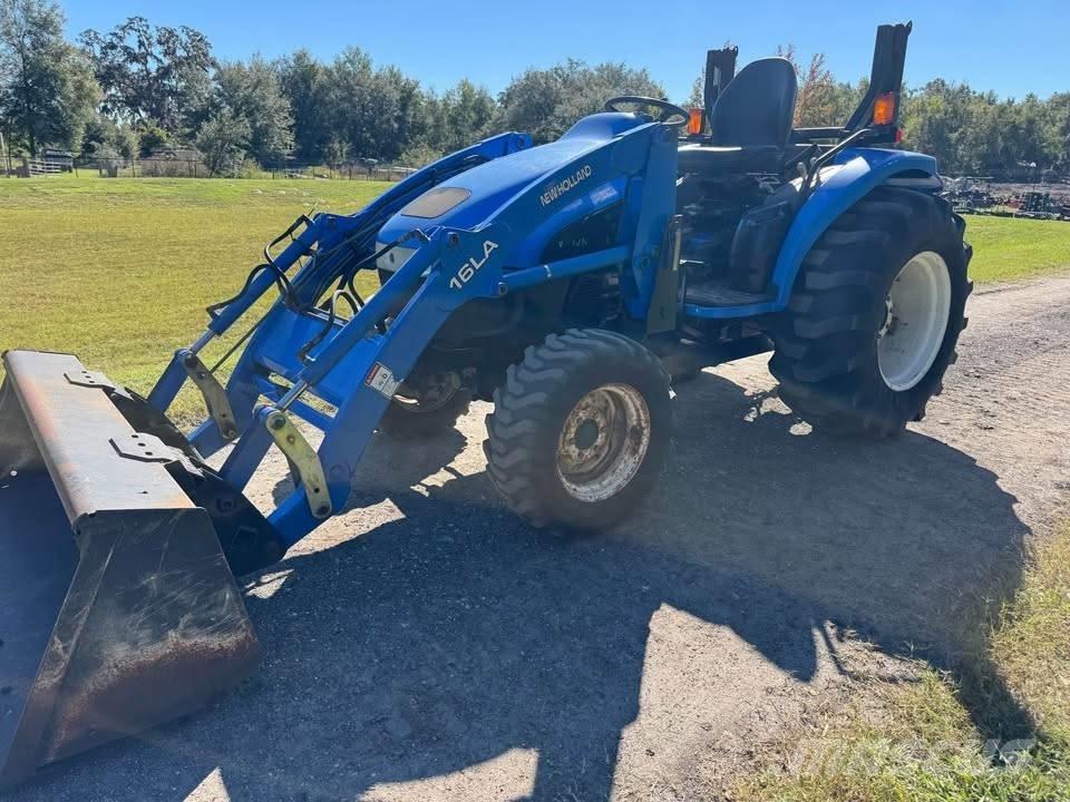 New Holland TC 35 الجرارات