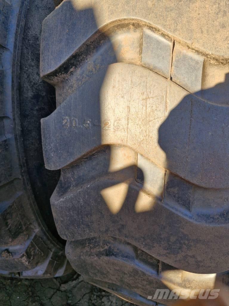 Volvo L 90 G لوادر بعجل