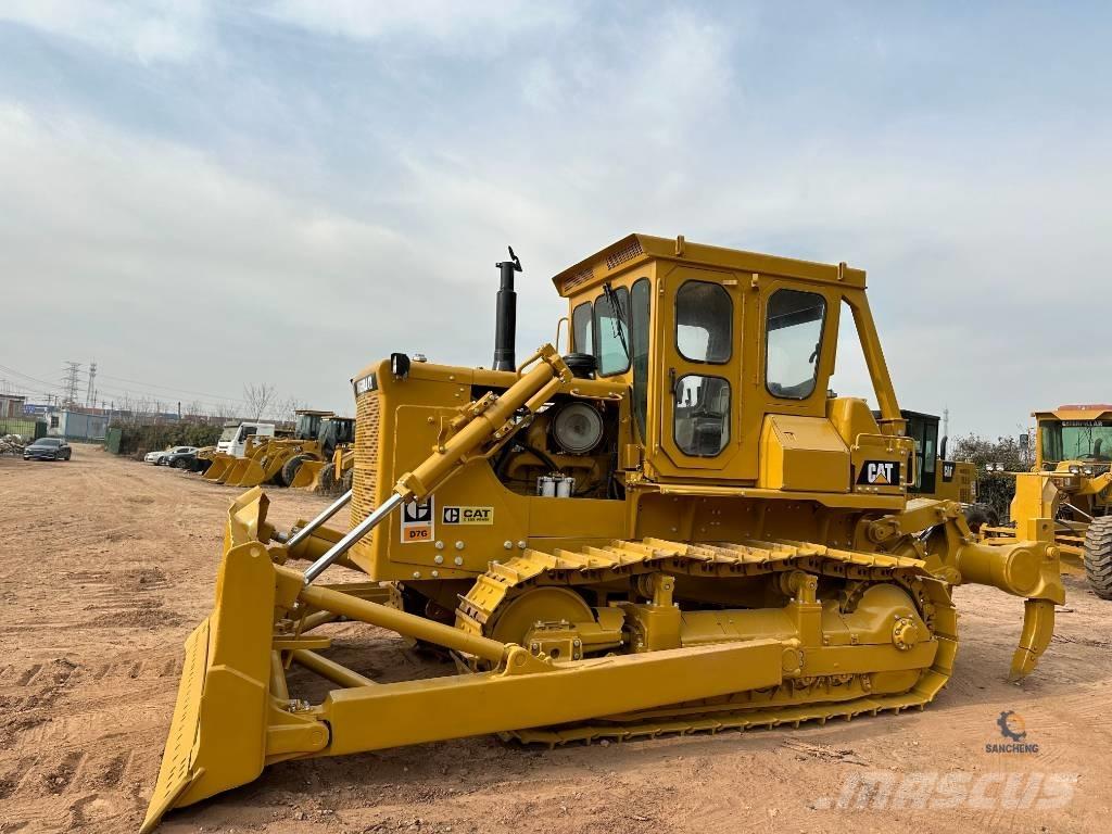 CAT D 7 G بلدوزرات مجنزرة