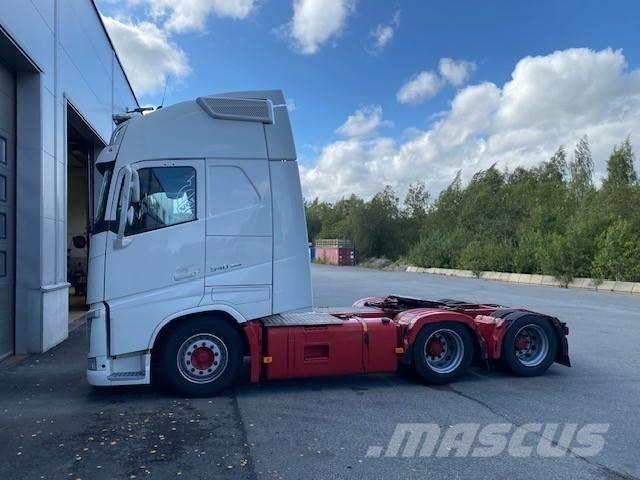Volvo FH 13 540 6x2 وحدات الجر
