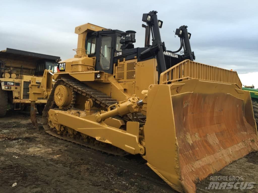 CAT D 10 N بلدوزرات مجنزرة