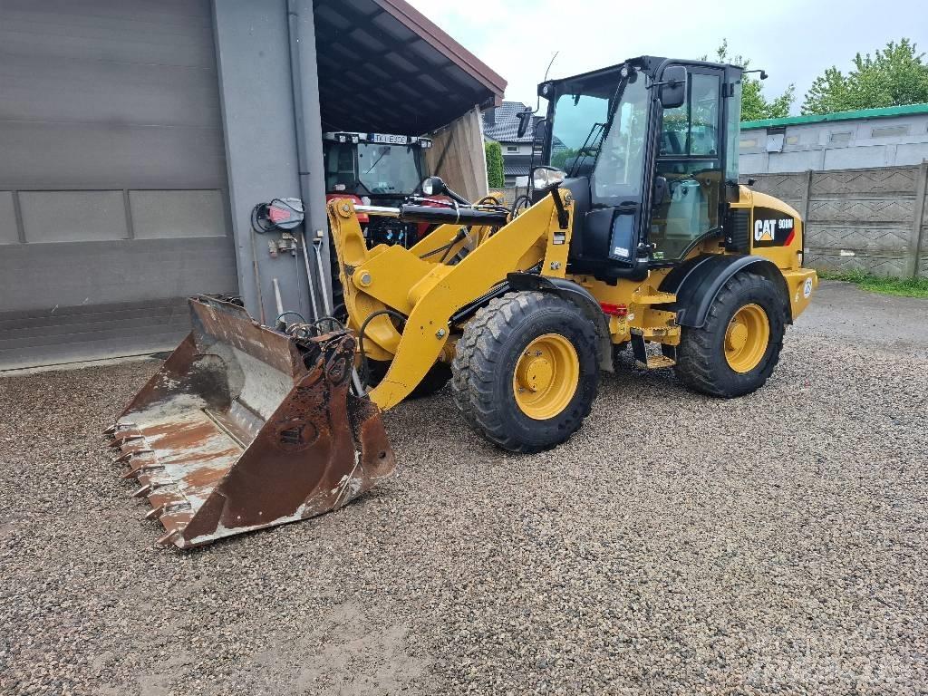 CAT 908 M لوادر بعجل