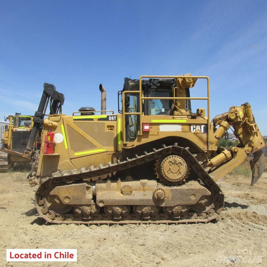 CAT D 8 T بلدوزرات مجنزرة