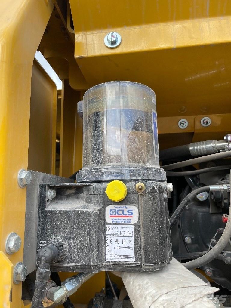 Komatsu PC 360LC-11 حفارات زحافة