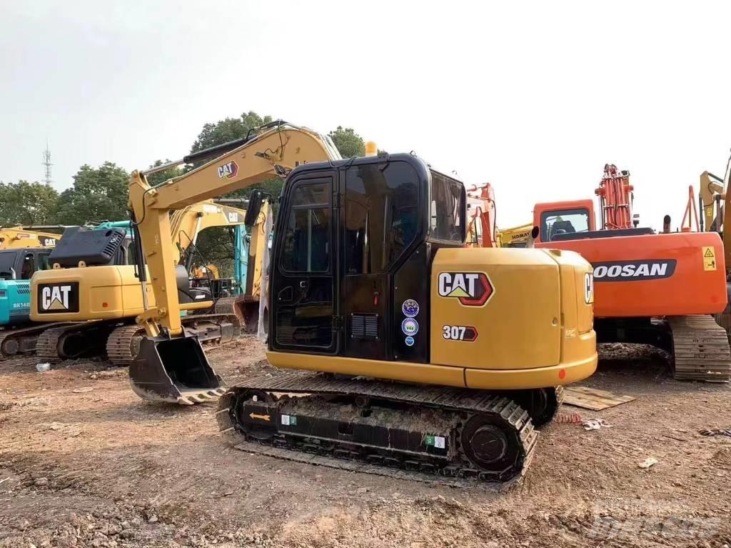 CAT 307 حفارات زحافة