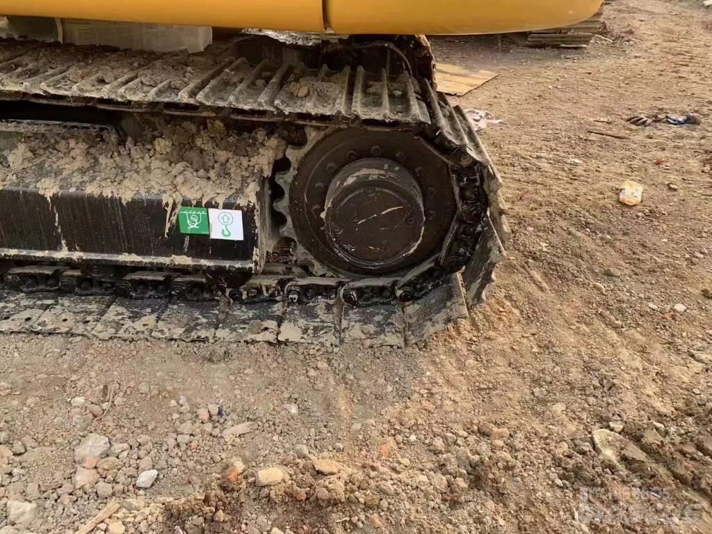 CAT 307 حفارات زحافة