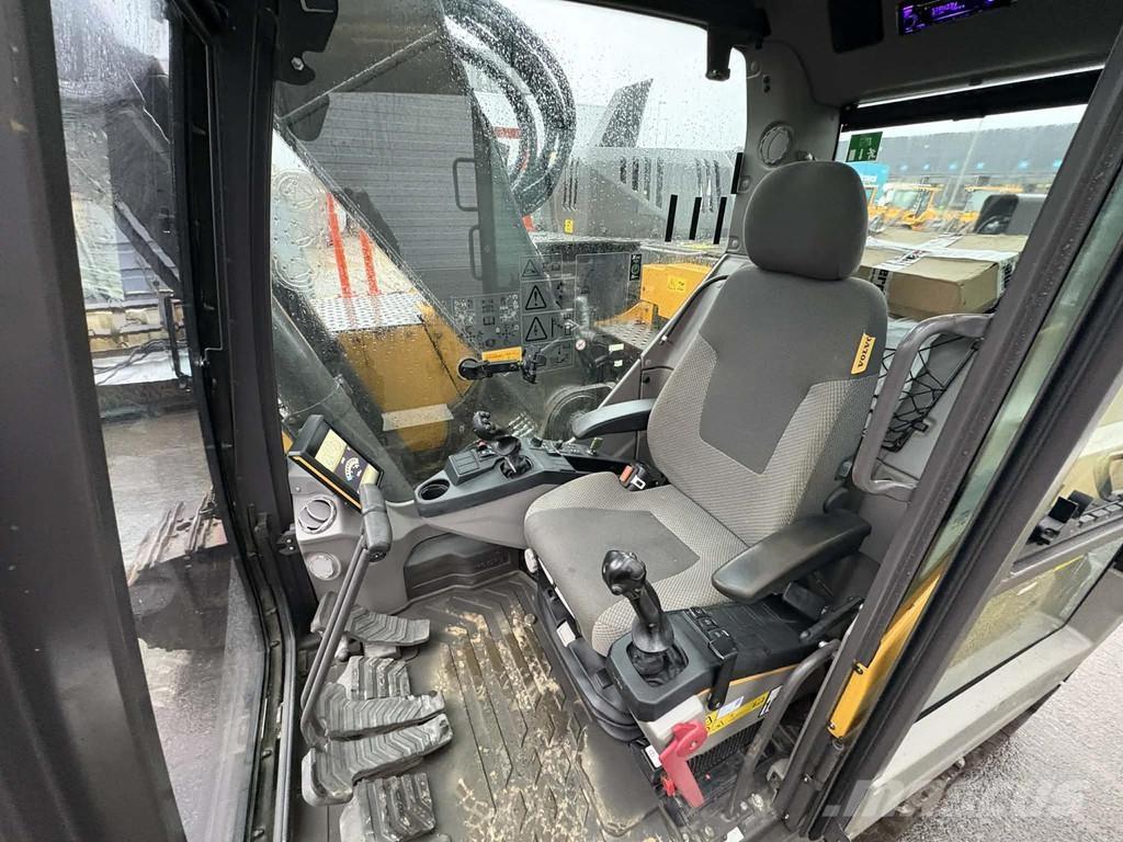 Volvo ECR235EL حفارات خاصة