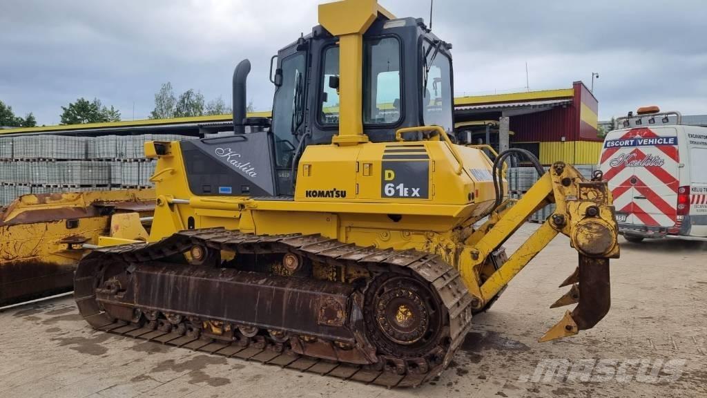 Komatsu D 61 EX-15 بلدوزرات مجنزرة