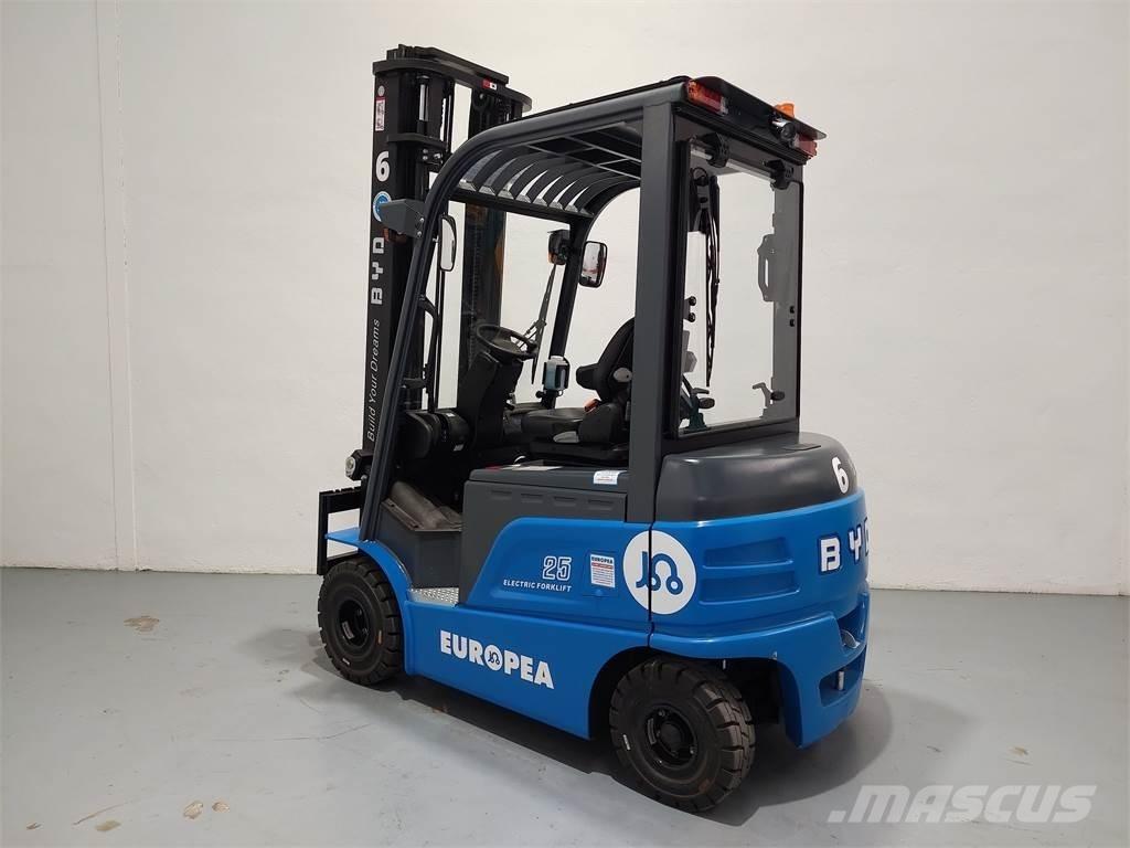 BYD ECB25C شاحنات ذات رافعات شوكية تعمل بالكهرباء