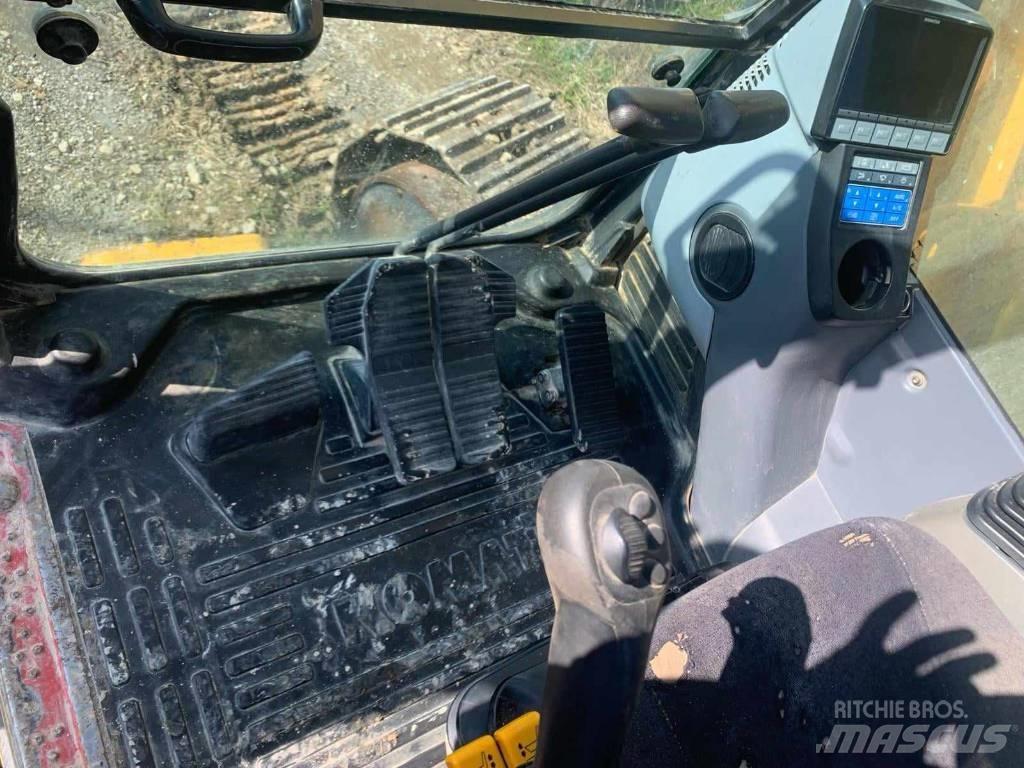 Komatsu PC 230 NHD حفارات زحافة