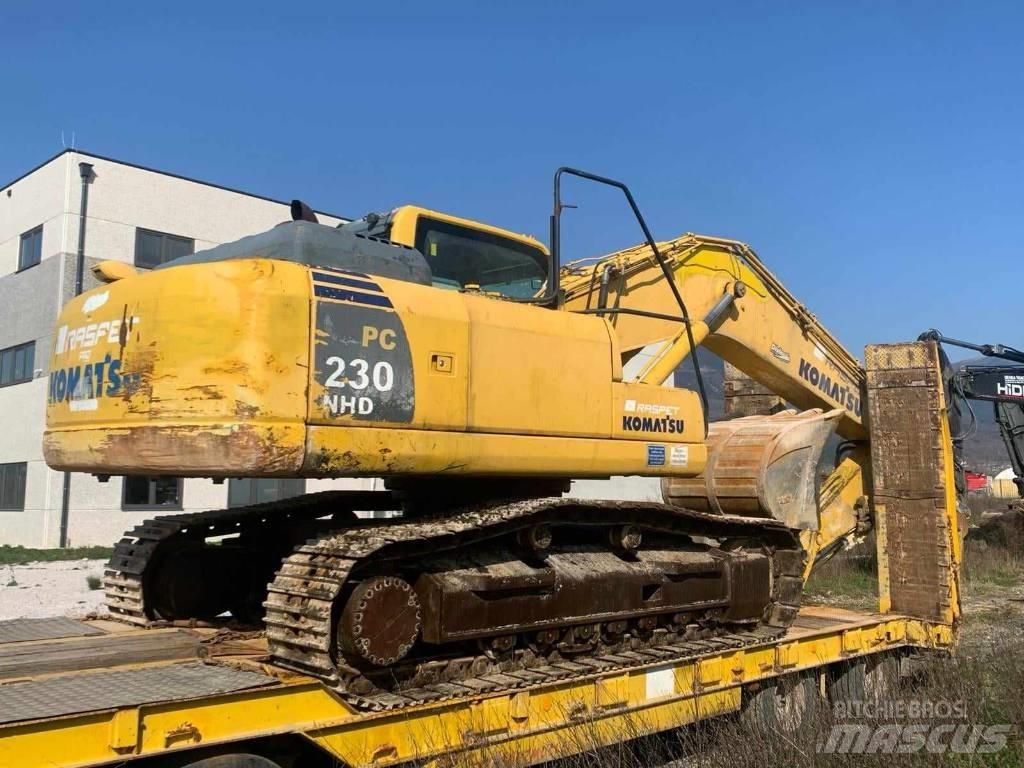 Komatsu PC 230 NHD حفارات زحافة