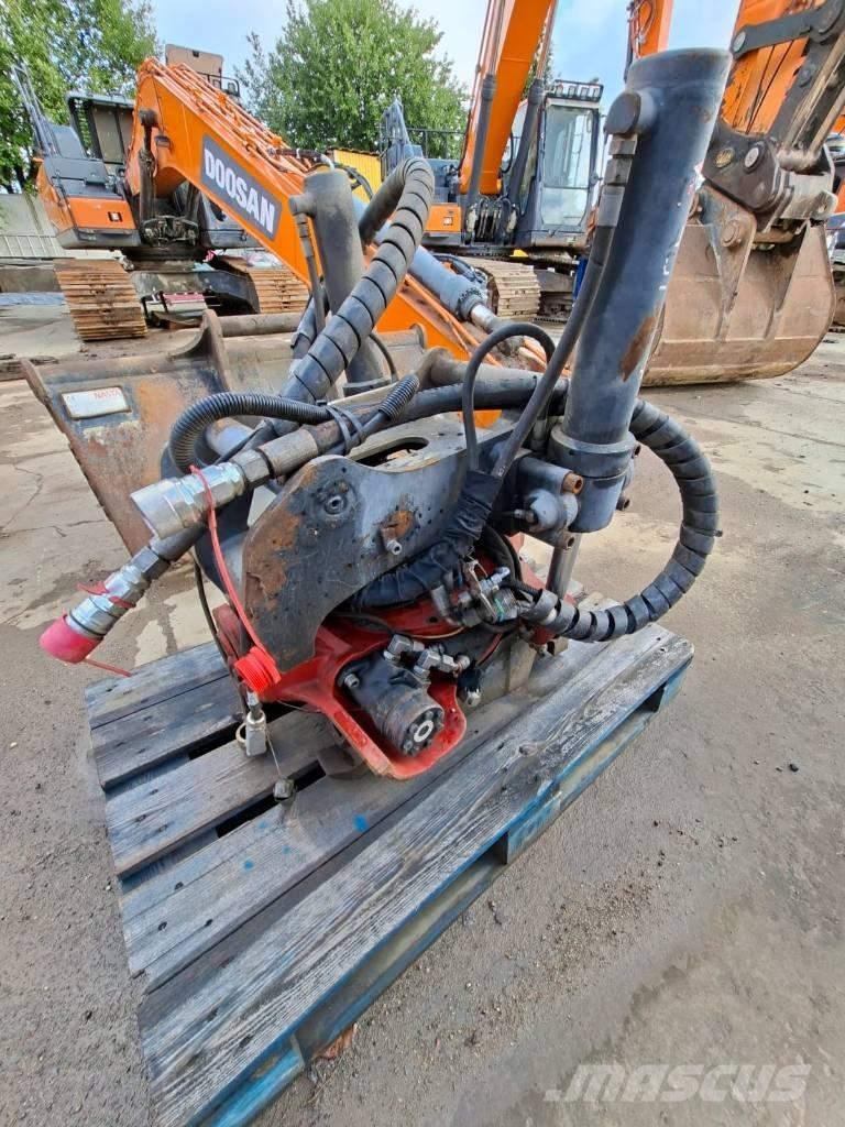 Doosan DX140W-5 حفارات بعجل