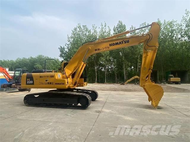 Komatsu PC 200-8N1 حفارات زحافة