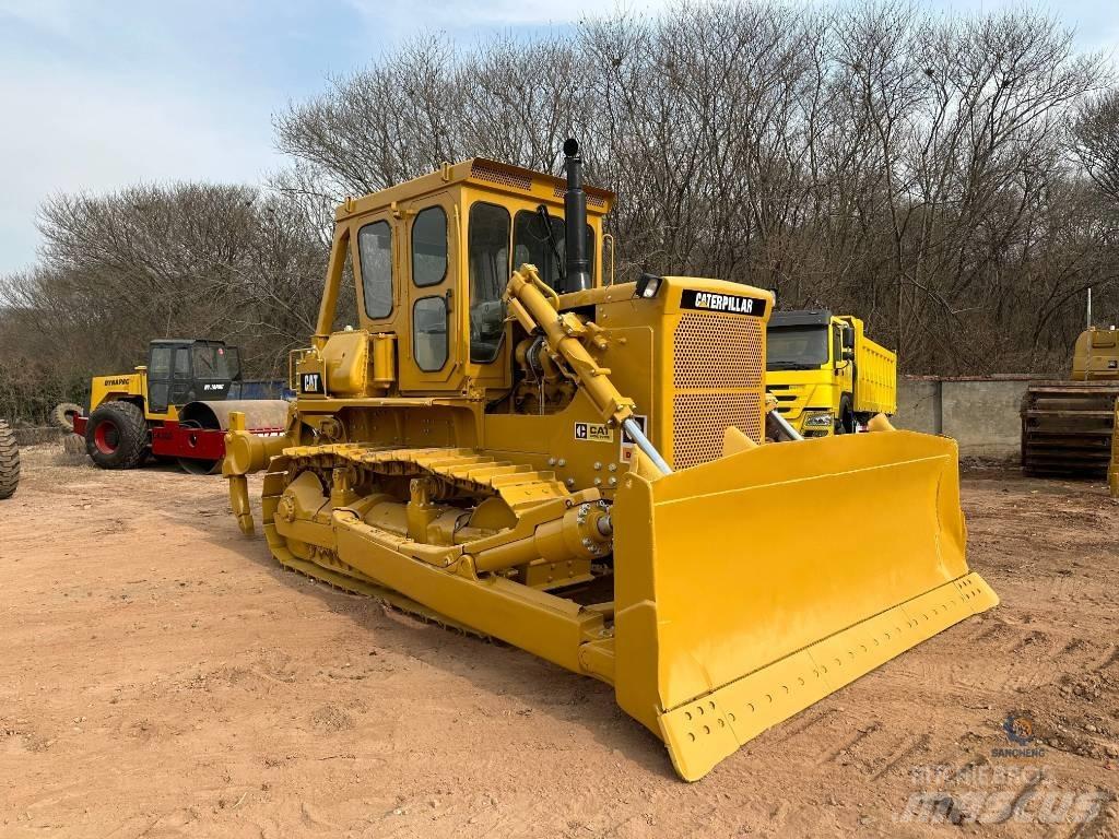 CAT D7G بلدوزرات مجنزرة