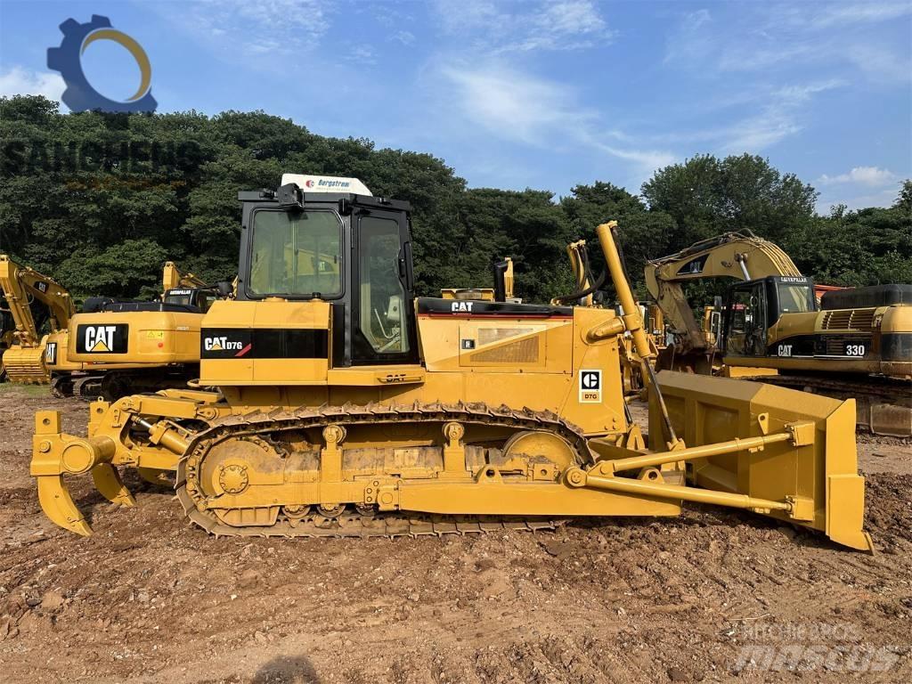 CAT D7G بلدوزرات مجنزرة