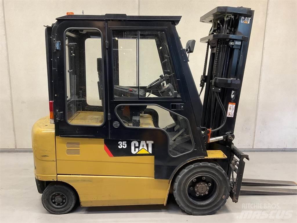 CAT EP35K-PAC شاحنات ذات رافعات شوكية تعمل بالكهرباء