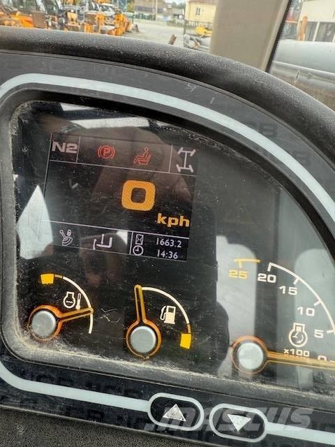 JCB 540-140 مناولات متداخلة