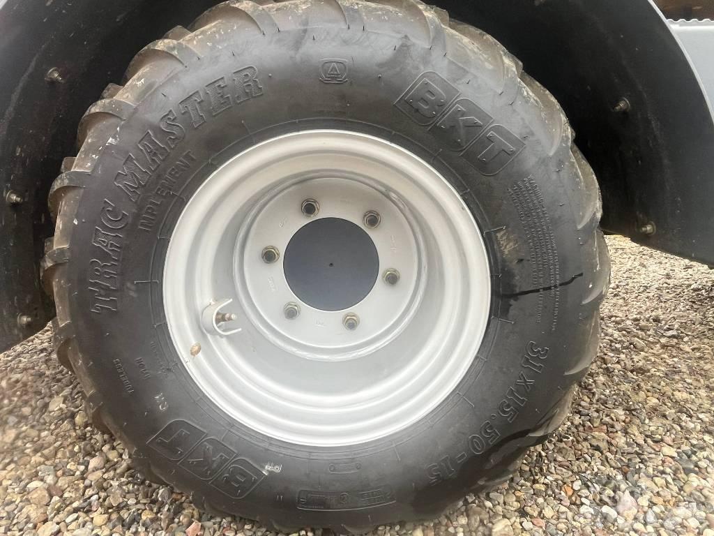 Eurotrac W12F XL لوادر صغيرة