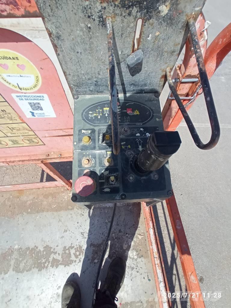 JLG 3394 RT رافعات مقصية الشكل