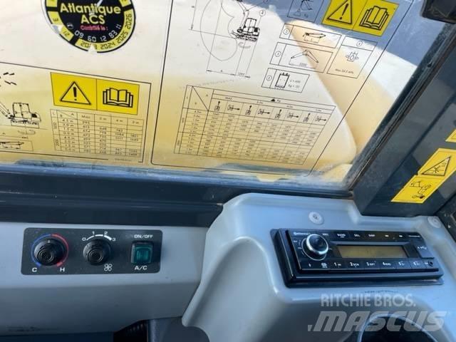 Komatsu PC 80 MR حفارات وسط 7 طن - 12 طن