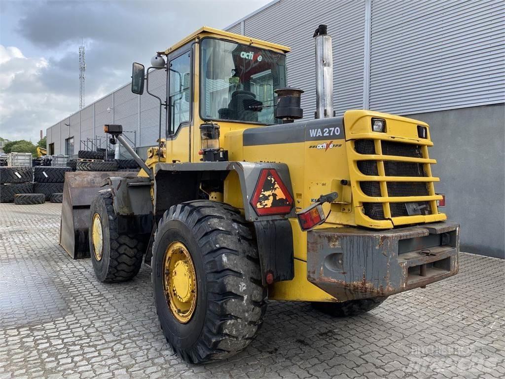 Komatsu WA270-3 لوادر بعجل