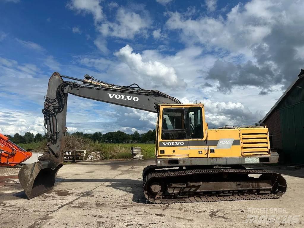 Volvo EC200 حفارات زحافة