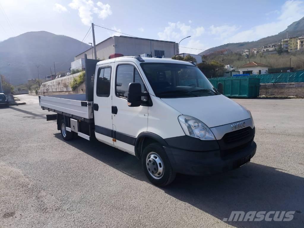 Iveco Daily 50 C15 شاحنات ذات هيكل صندوقي
