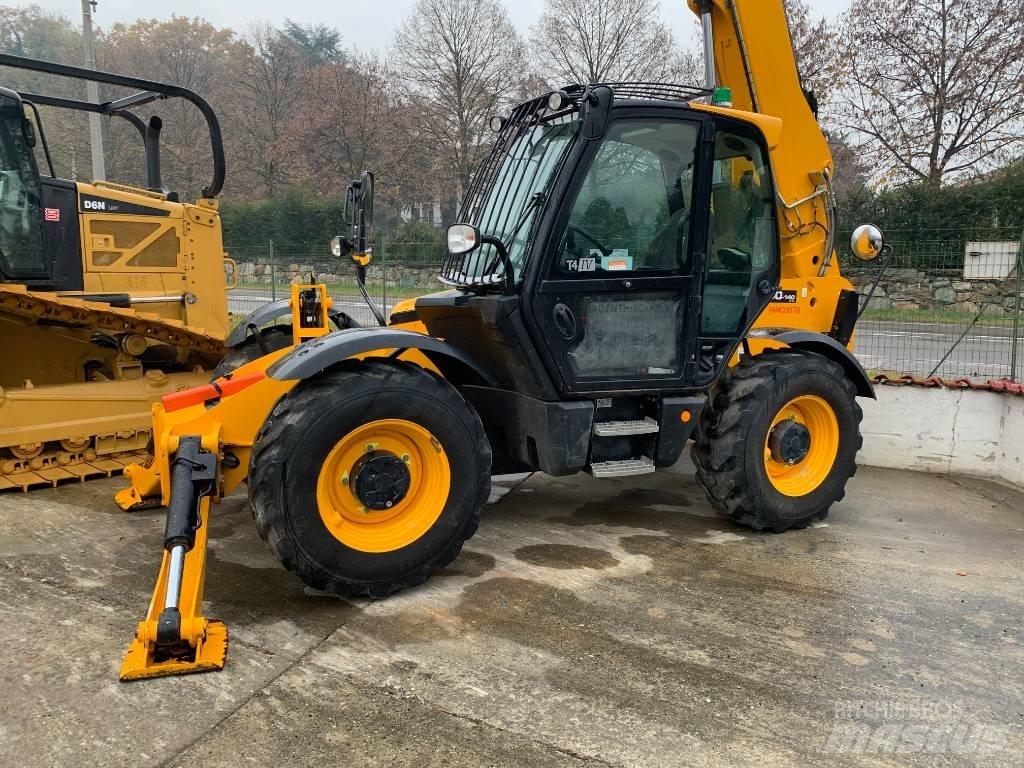 JCB 540-140 مناولات متداخلة