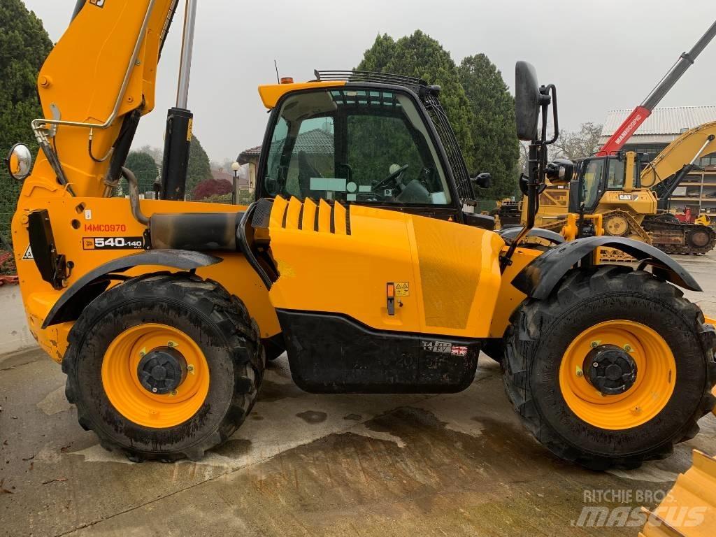 JCB 540-140 مناولات متداخلة