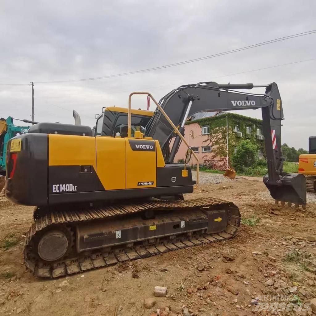 Volvo EC 140 DL حفارات وسط 7 طن - 12 طن