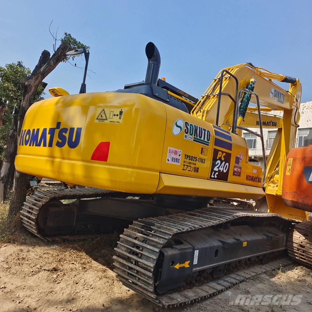 Komatsu PC 240 LC حفارات زحافة