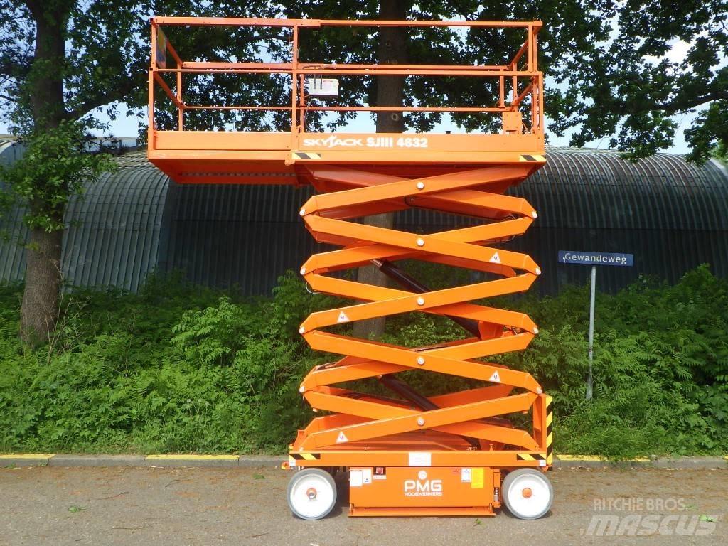 SkyJack SJ4632 رافعات مقصية الشكل
