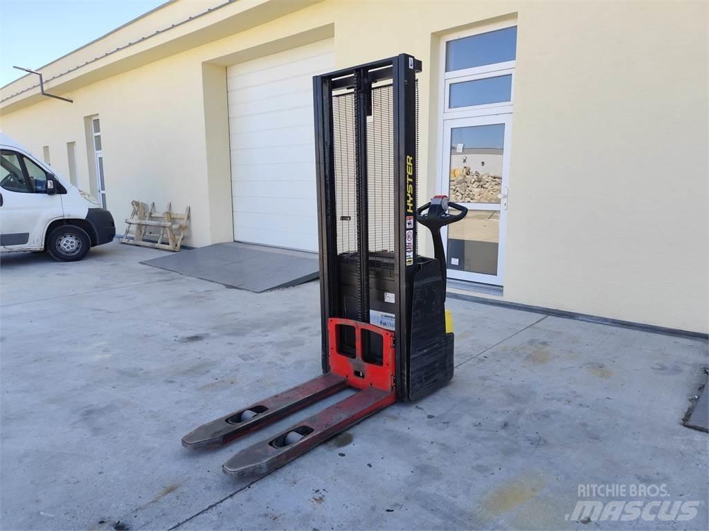 Hyster S1.0E معدات التكديس الجوالة