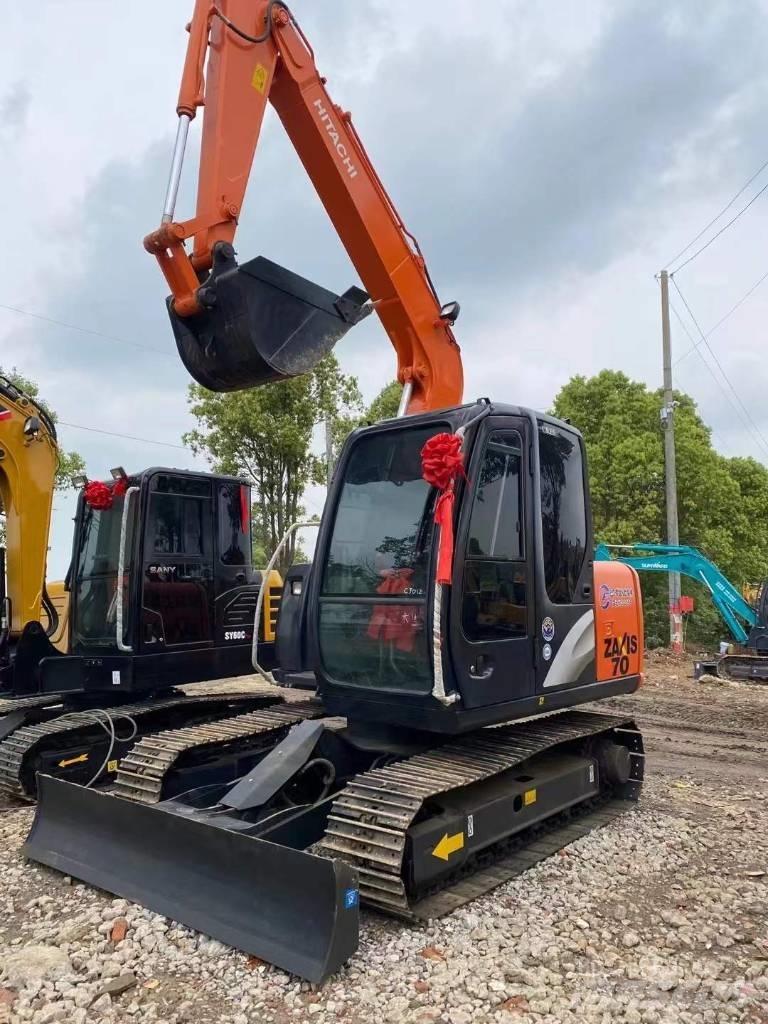  日立 ZAXIS70 حفارات زحافة