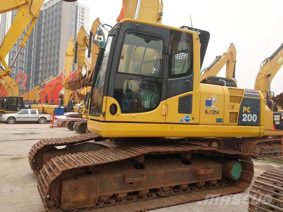 Komatsu pc200-8 حفارات زحافة