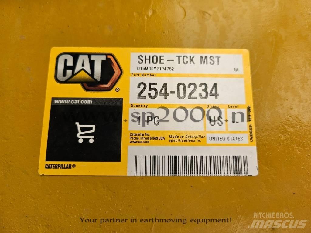CAT D 6 LGP بلدوزرات مجنزرة