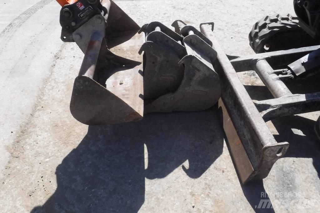 Hitachi ZX 33 U-5A حفارات صغيرة أقل من 7 طن (حفارات صغيرة)