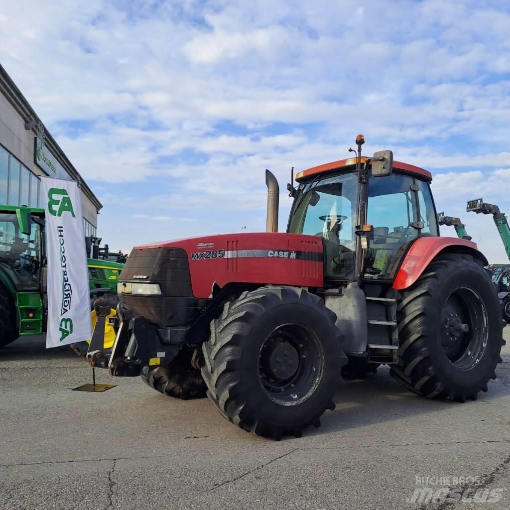 CASE MAGNUM  MX 285 الجرارات